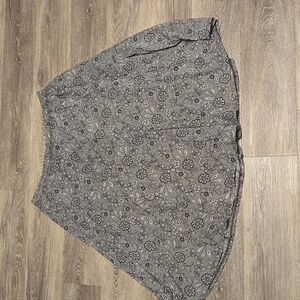 Christopher & Banks b/w lace & floral print skirt XL